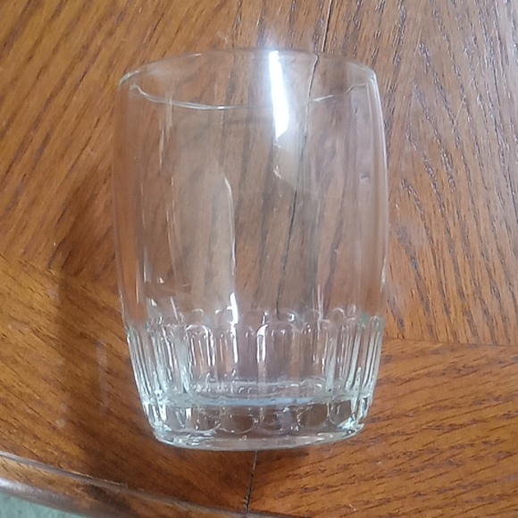 8 piece glass cup set - Picture 2 of 2